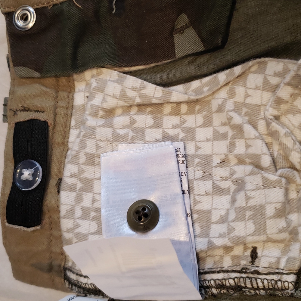 Quiksilver New Kids Camo Cargo Pocket Shorts (Little Boys) NWT Size 5 🎉HP🎉 - Picture 14 of 16